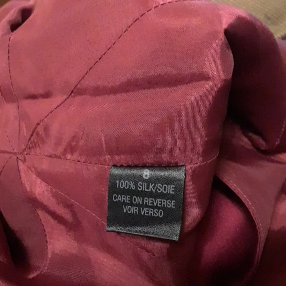 100% Silk Gown, size 8 - Picture 14 of 15